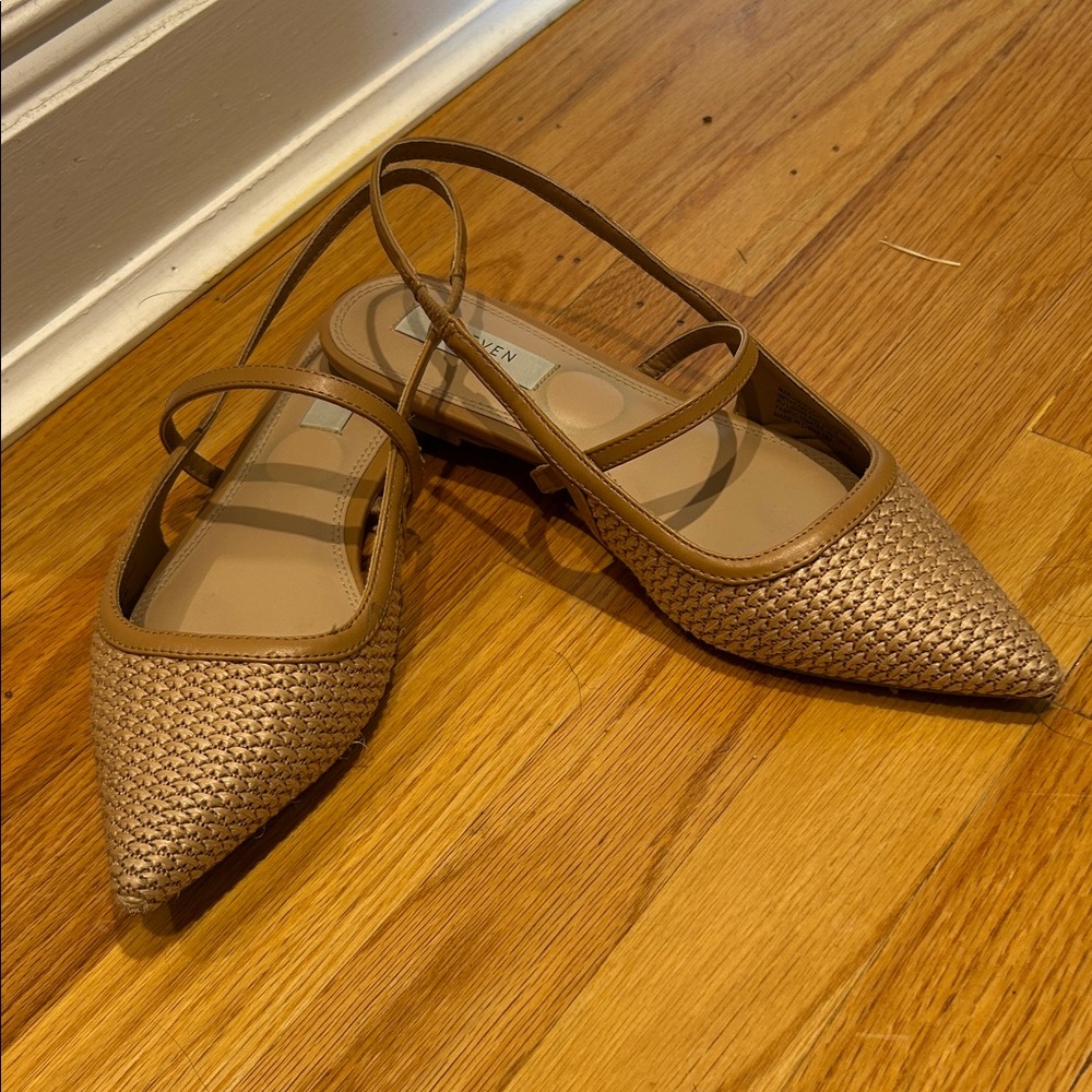 Chic Tan Women's Flats